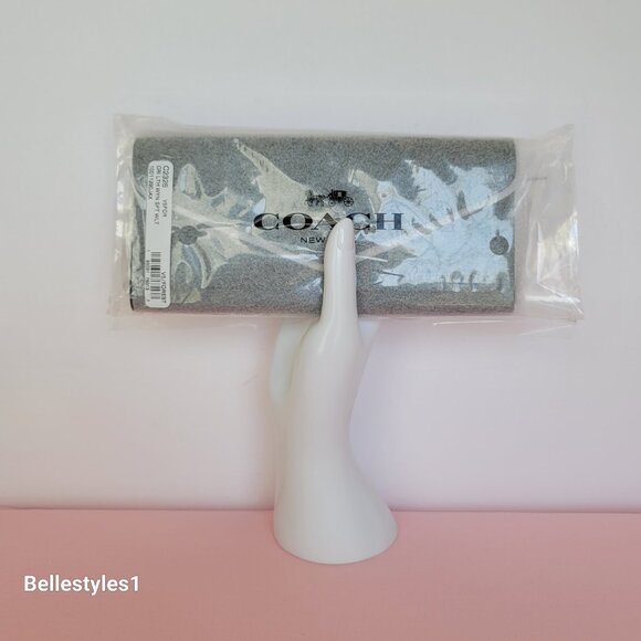 COACH Wyn Envelope Crossgrain Leather Wallet- Forest color - Picture 16 of 16